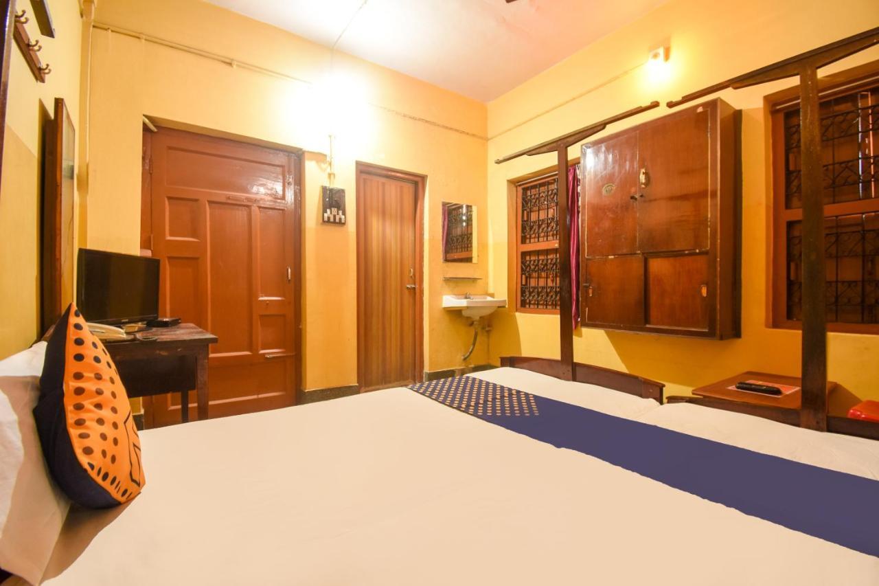 Spot On Hotel Vijaya Кътак Екстериор снимка